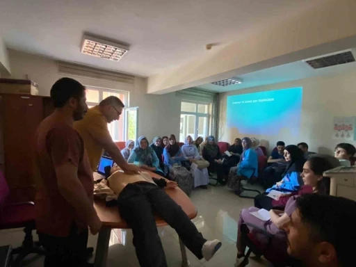 Palu Devlet Hastanesi’nde CPR eğitimi düzenlendi
