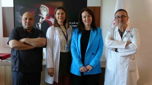 Pandemide &ouml;l&uuml;mle burun buruna gelen anne doktorlarıyla buluştu