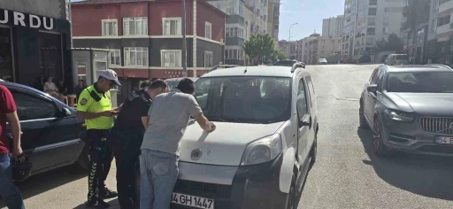 Park etmek istersen motosiklete çarptı: 1 kişi yaralandı
