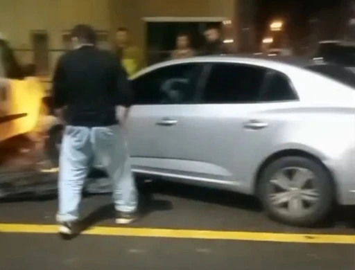 Park halindeki araçlara çarptı: Babası sinirlendi, &quot;Kendine zarar verseydin&quot;
