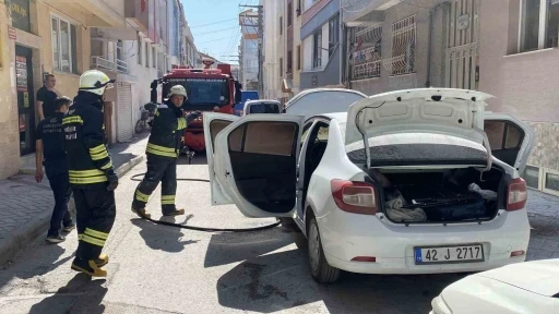 Park halindeki otomobildeki yangın büyümeden söndürüldü
