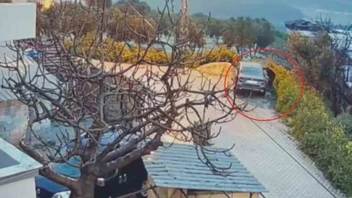Park halindeki otomobili benzin d&ouml;k&uuml;p yakan, ara&ccedil; sahibinin yeğeni &ccedil;ıktı

