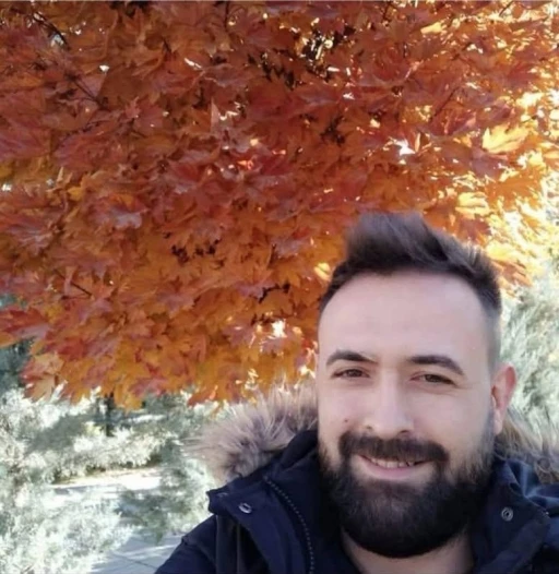 Parkta bı&ccedil;aklanan şahıs 2 g&uuml;nl&uuml;k yaşam m&uuml;cadelesini kaybetti

