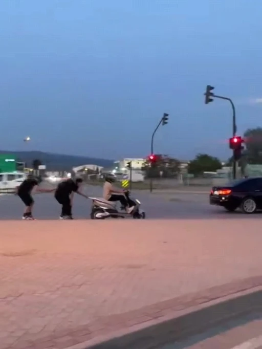Patenli gençlerin tehlikeli yolculuğu kamerada
