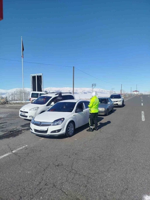 Patnos&rsquo;ta bayram &ouml;ncesi trafik denetimleri artırıldı
