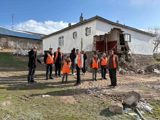 Patnos&rsquo;ta deprem sonrası inceleme
