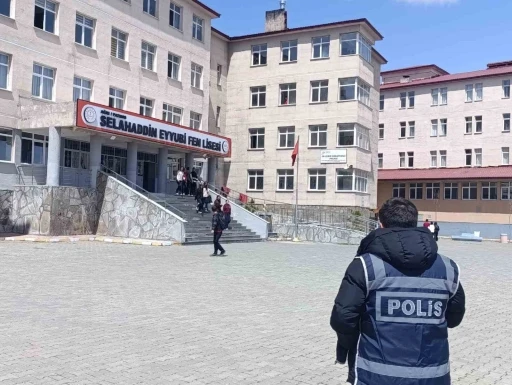 Patnos&rsquo;ta okullarda g&uuml;venlik alarmı
