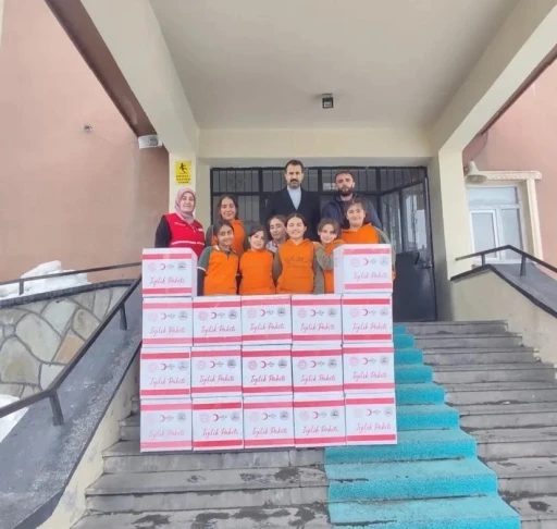 Patnos&rsquo;ta "Bir sınıf bir koli projesi" etkinliği
