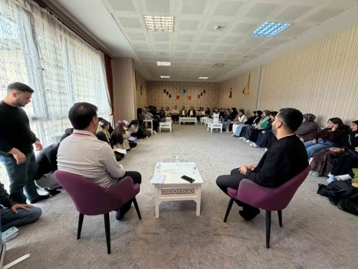 Patnos&rsquo;ta "Gelenek ve Modernlik" temalı bilim kafe buluşması
