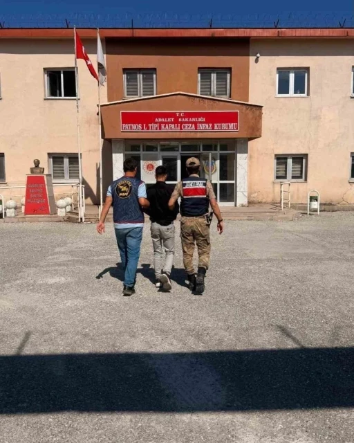 Patnos’ta &quot;Kasten Öldürme&quot; suçundan 15 yıl kesinleşmiş hapis cezası bulunan bir kişi yakalandı.
