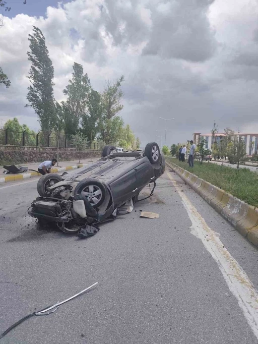 Patnos&rsquo;ta trafik kazası: Ara&ccedil; takla attı, s&uuml;r&uuml;c&uuml; yaralandı
