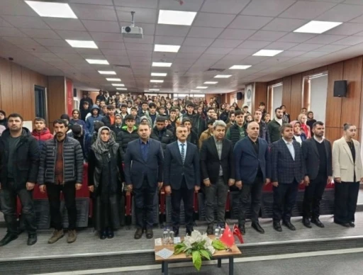 Patnos&rsquo;taki eğitim kurumlarında 6 Şubat depremleri anıldı
