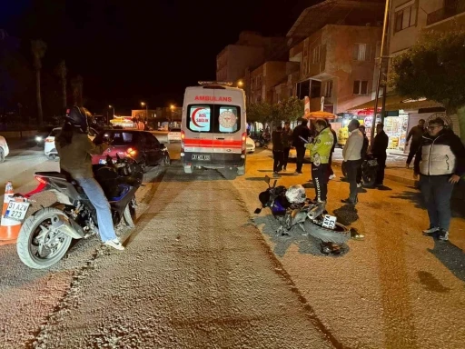 Payas&rsquo;ta otomobille &ccedil;arpışan motosikletin s&uuml;r&uuml;c&uuml;s&uuml; yaralandı
