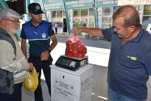 Pazar yerlerine &quot;Tartı Kontrol Noktası&quot; kuruldu
