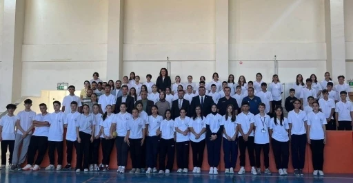Pazarlar Spor Lisesi 85 öğrenciyle 85 madalya hedefiyle sezona başladı

