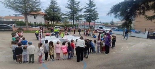 Pazaryeri&rsquo;nde trafik bilinci k&uuml;&ccedil;&uuml;k yaşta başladı
