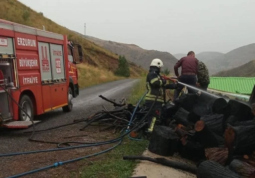 Pazaryolu’nda odunluk yangını
