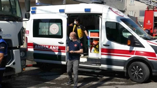 Pendik&rsquo;te &ccedil;ıkan yangın korkuttu: 1 kişi dumandan etkilendi
