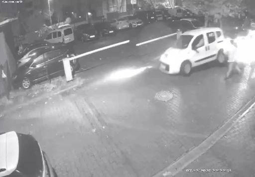 Pendik’te direksiyon hakimiyetini kaybeden sürücü ortalığı birbirine kattı
