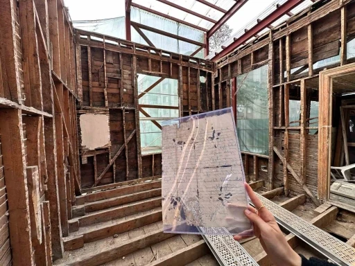 Pendik’te müze  restorasyonu sırasında duvardan aşk mektubu çıktı
