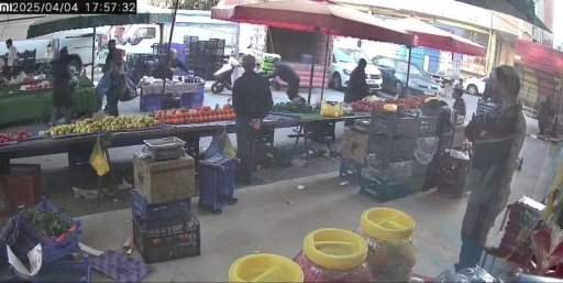 Pendik’te pazarda yürüyen vatandaş epilepsi nöbeti geçirdi
