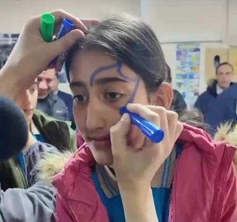 Perdede oyun köyde şenlik var
