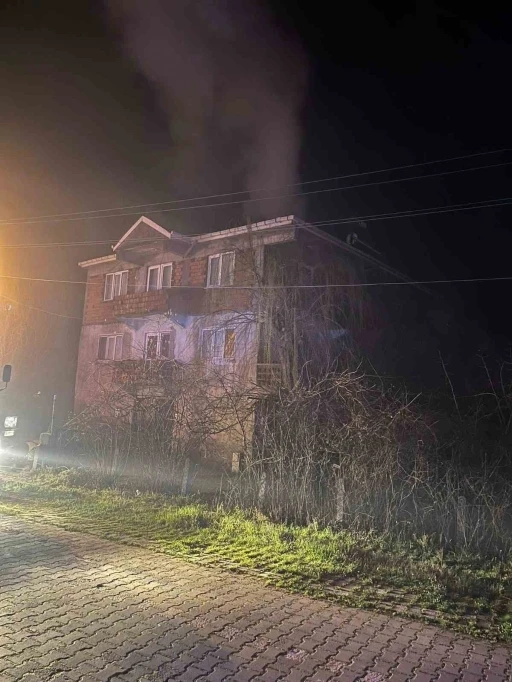 Perşembe&rsquo;de &ccedil;atı alevlere teslim oldu
