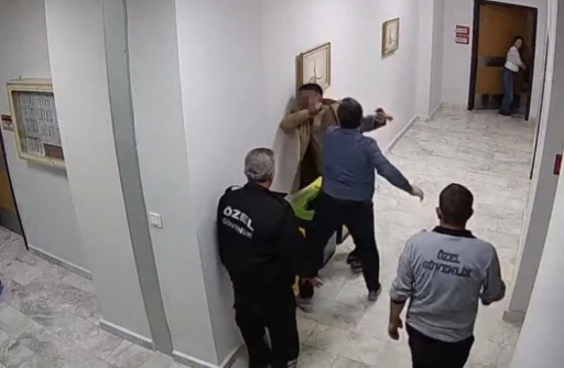 Personeli darbeden hastane m&uuml;d&uuml;r&uuml; a&ccedil;ığa alındı
