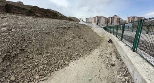 Pizok yolu 13 g&uuml;nd&uuml;r kapalı
