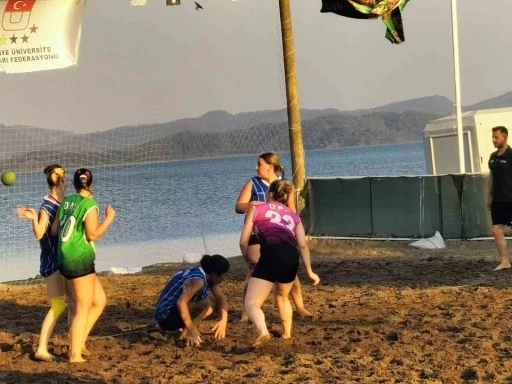 Plaj Hentbolu K&ouml;yceğiz&rsquo;de t&uuml;m heyecanı ile devam ediyor
