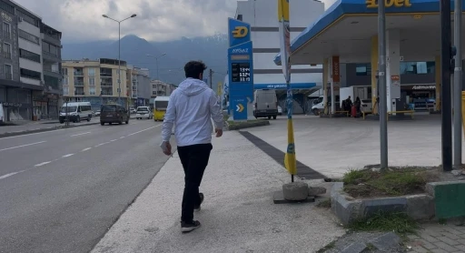 Plakayı okuyamadı, fişe "Putin" yazdı... Ruslara kahkaha attıran olay işsiz bıraktı
