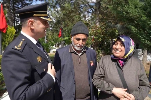 PMYO öğrencileri, şehit annesine oğlunu hatırlattı: &quot;Oğlumu görmüş gibi oldum, kokusunu aldım&quot;
