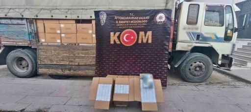Polis 4 milyon 100 bin adet sahte bandroll&uuml; boş makaron ele ge&ccedil;irdi
