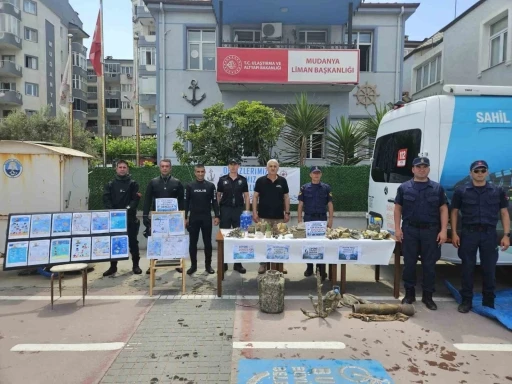 Polis bu kez mavi vatan i&ccedil;in temizlik operasyonu yaptı
