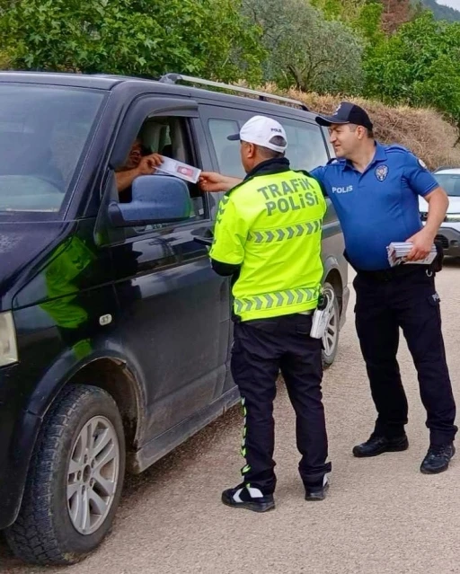 Polis ekipleri ara&ccedil;ları tek tek bilgilendirdi
