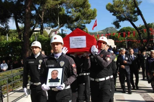 Polis memuru Çakıcı gözyaşlarıyla uğurlandı
