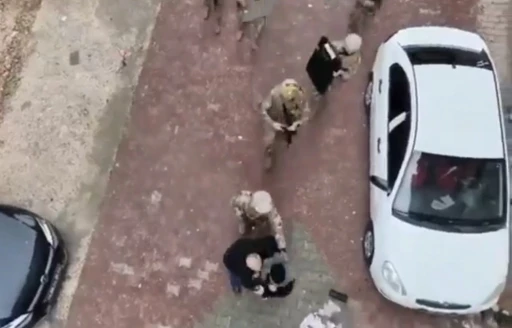 Polise silahla mukavemet g&ouml;steren şahıs &ouml;zel harekat operasyonuyla yakalandı

