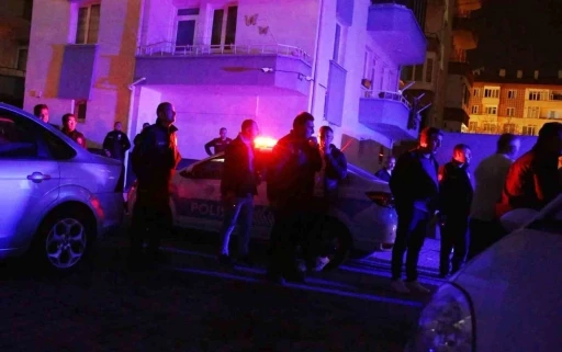 Polisi arayıp, &quot;Bizi dövüyorlar&quot; diye polisleri şikayet etti
