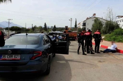 Polisin &rsquo;dur&rsquo; ihtarına uymadı, 15 kilometrelik kovalamaca sonucu yakalandı
