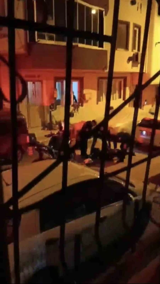 Polisin &lsquo;Dur&rsquo; ihtarına uymayan ş&uuml;pheliler 10 kilometrelik kovalamacayla yakalandı
