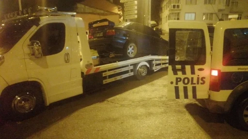Polisin &quot;dur&quot; ihtarına uymadı, kaçarken kaza yaptı

