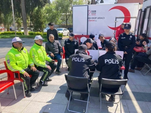Polislerden kan bağışına destek

