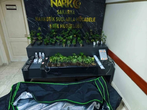 Polisten 3 ayrı uyuşturucu operasyonu: 5 gözaltı

