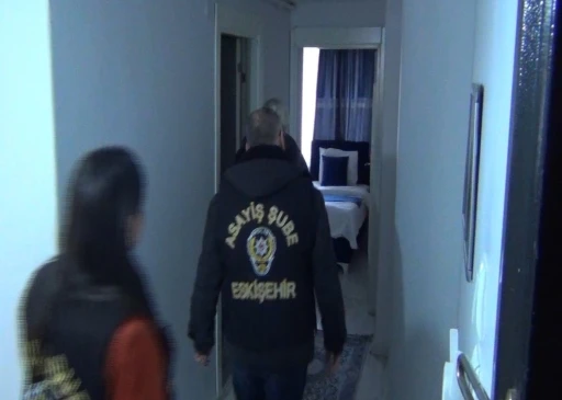 Polisten g&uuml;n&uuml;birlik kiralanan evlere denetim
