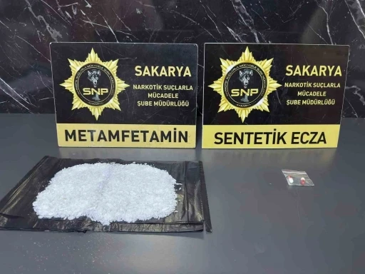 Polisten iki il&ccedil;ede uyuşturucu operasyonu: 2 tutuklama
