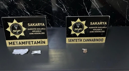 Polisten iki il&ccedil;ede uyuşturucu operasyonu: 3 tutuklama
