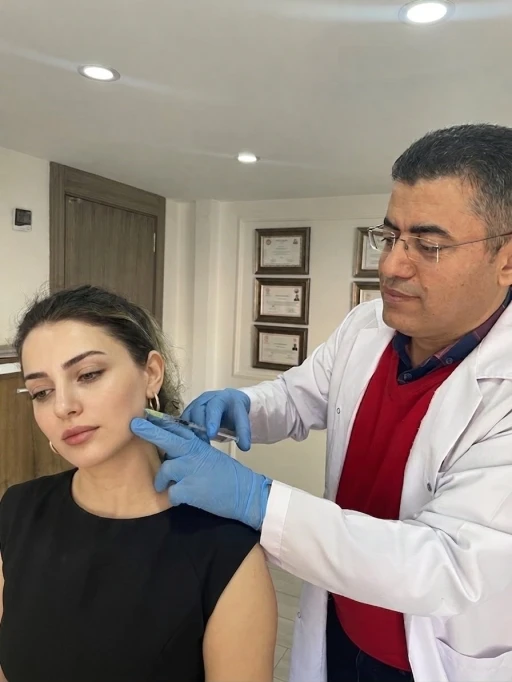 Prof. Dr. Koca: "Diş sıkma buzdağının sadece g&ouml;r&uuml;nen kısmıdır"

