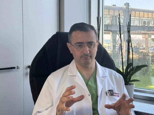 Prof. Dr. Y&uuml;ksel &Ccedil;i&ccedil;ek: "Kalp krizinde ilk 1 dakika hayat kurtarıyor"
