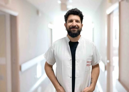 Psikiyatri Uzmanı Dr. Mustafa Akcan: &quot;Sosyal medya, gençlerde ciddi psikolojik sorunlara yol açabilir&quot;
