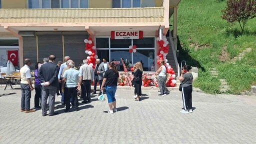 Pülümür’de 18 yıl aradan sonra eczane açıldı
